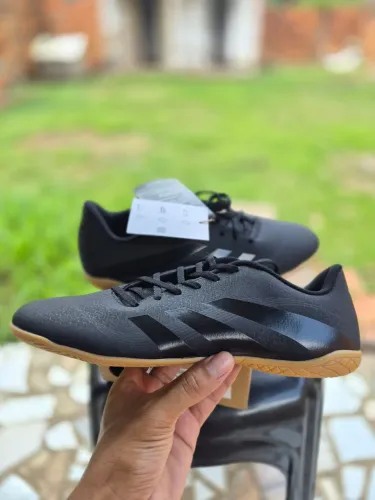 Chuteira adidas futsal