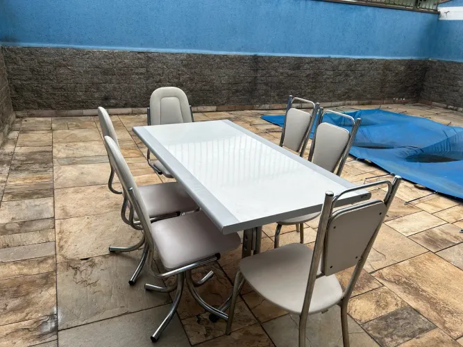 MESA E 06 cadeiras ótimo preço,entrego