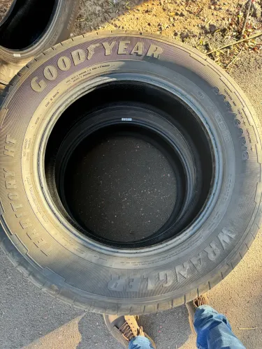 Pneus 265/60 R18 Good year 
