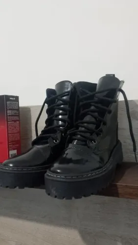 Vende-se bota