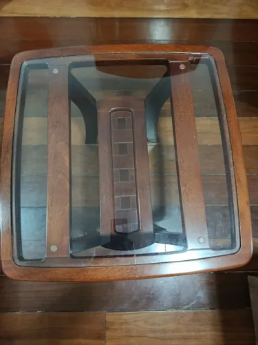 Mesa de centro ou canto madeira maciça 
