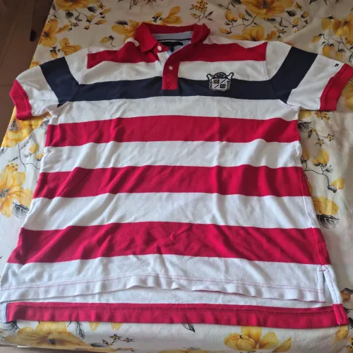 Camisa marca Tommy Hilfiger, nova, original, tamanho médio.