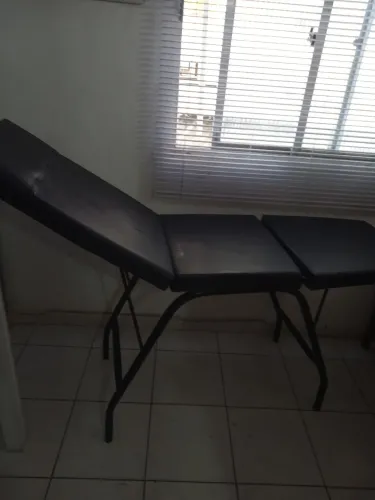 Vendo uma maca de uso estético
