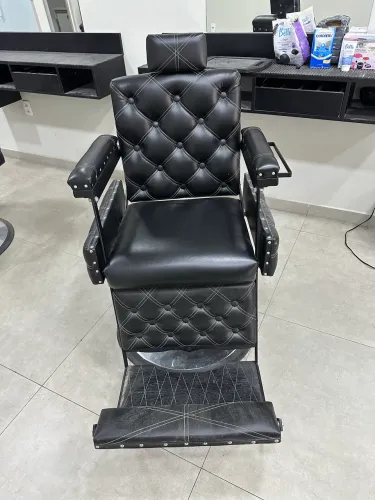 4 Cadeiras Luxo para Barbearia + cadeira Lavatório Luxo