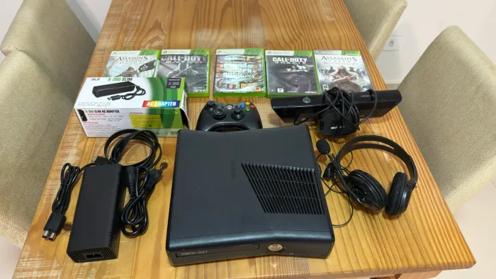 Xbox 360 + Kinect + 5 Jogos
