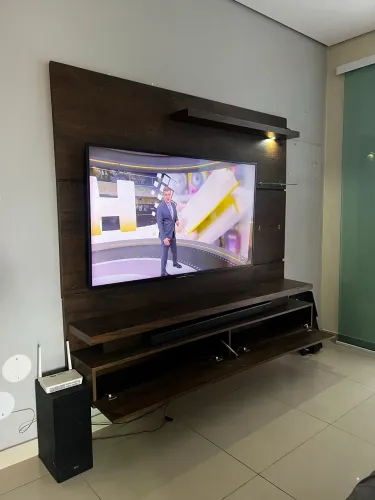 Rack suspenso para TV 55 polegadas