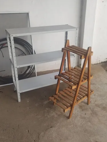 Estante de metal + Estante de madeira