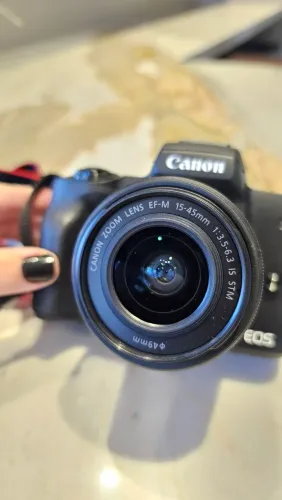 Canon EOS M50 Mark II + lente EF-M 15-45mm | Estado de Nova