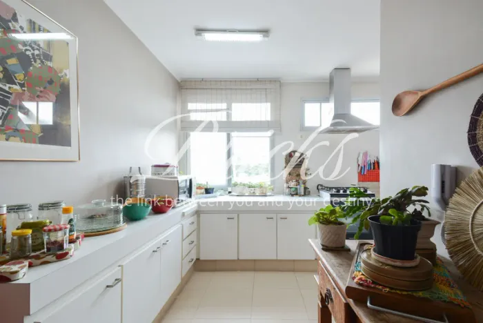 APARTAMENTO A VENDA EM MOEMA - 136M² - CLUBE COM QUADRA DE TENIS