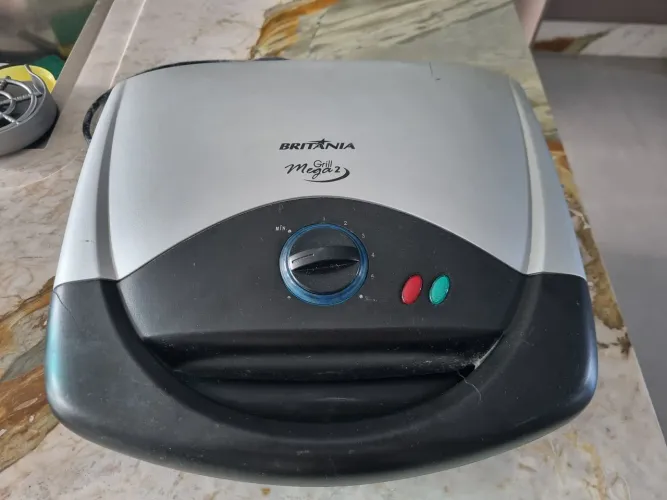 Grill Britânia Grande 127V Mega 2