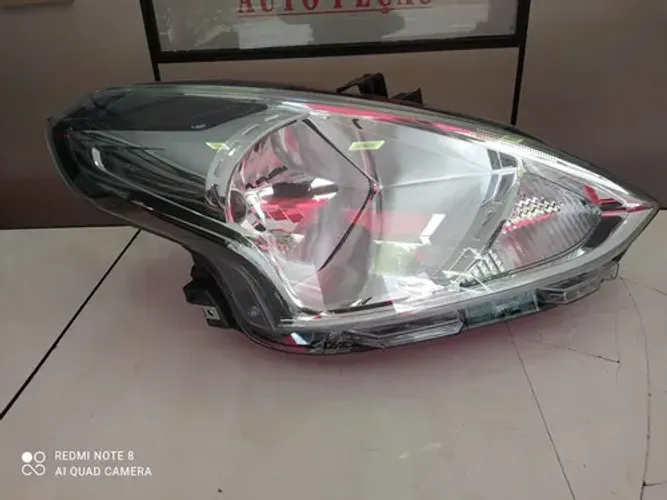 Farol Direito Nissan Versa 2015 A 2021 Direito/passageiro