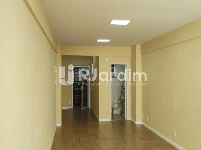 Sala Comercial à venda, 36m² em Copacabana/RJ