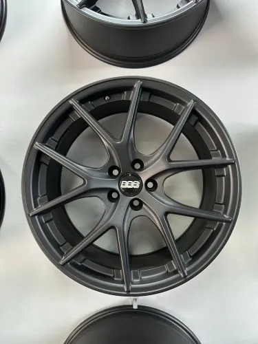 Rodas bbs aro 18 tala 8 furação 5x100