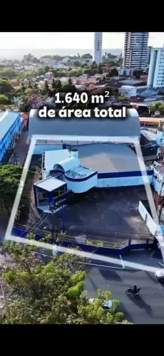 Prédio Comercial à Venda no Farol com 1.640m² e Estacionamento Amplo