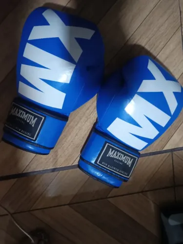 Vendo luva de muaythai/boxe novinha