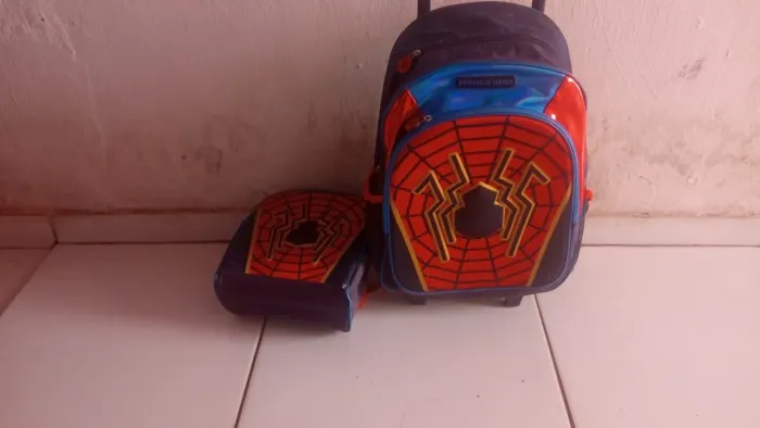 Vendo mochila infantil masculino
