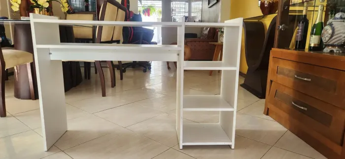 Vendo escrivaninha/rack/mesa de escritório em perfeitas condições