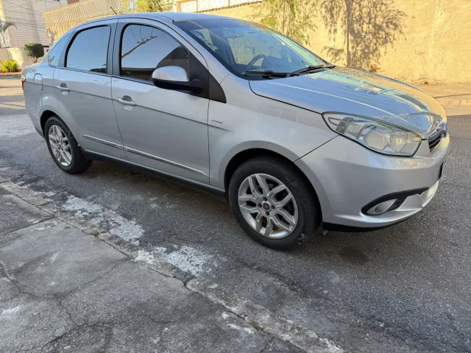 Fiat Grand Siena Essence Dual. 1.6 Flex 16V 2014