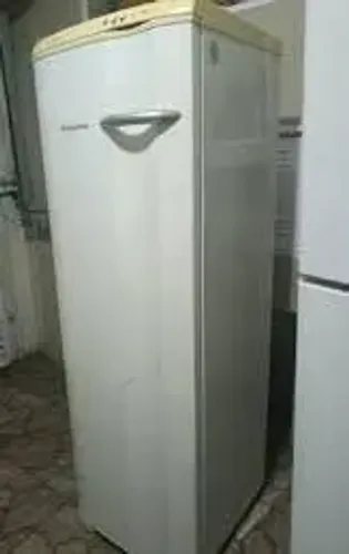 FREEZER VERTICAL 230 LITROS