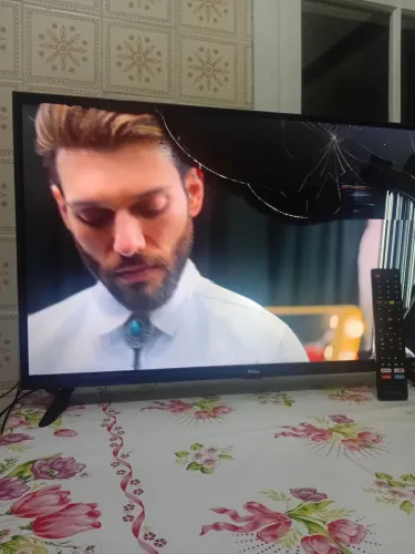 Tvs smart 32 pol bem novas para conserto