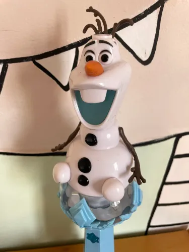 Bastão Frozen musical e iluminado e solta bolhas