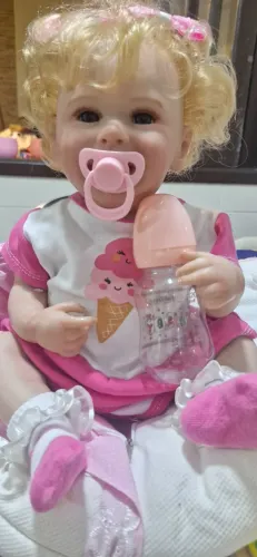 Boneca bebe reborn Amanda com roupinhas e acessorios LINDA! Acompanha mantinha e Certidao