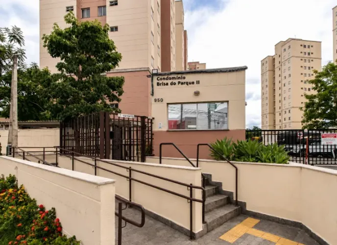 Apto com 53 m² / 2 Dorm / Brisa do Parque II