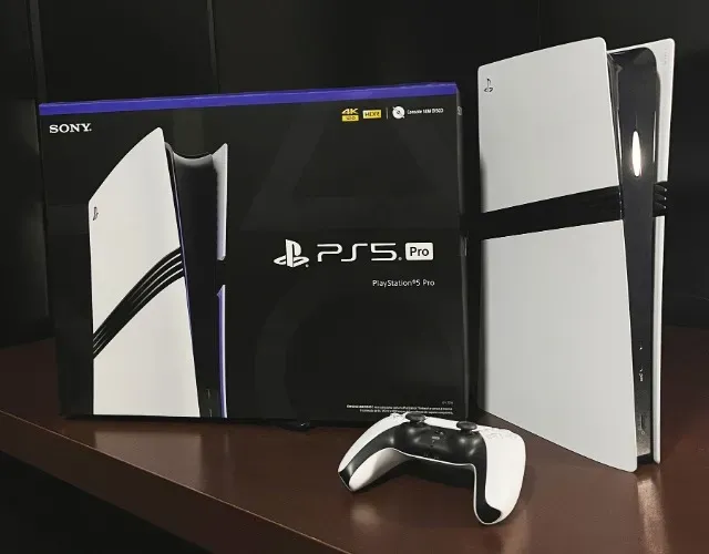 PS5 Pro impecável. Único dono, nota fiscal, caixa completa.