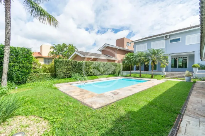 Casa para Locação em Alphaville 720 m2, 4 suítes, Quintal gramado codigo: 323277