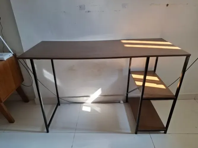 Escrivaninha de estudo estilo industrial