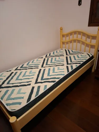 VENDER RÁPIDO Cama+Colchão SEMINOVOsolteiro
