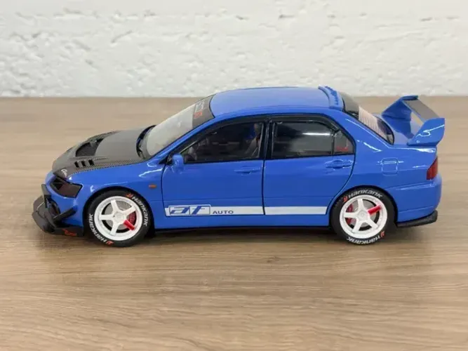 Mitsubishi Lancer Evolution IX 1:24 azul - som e luz