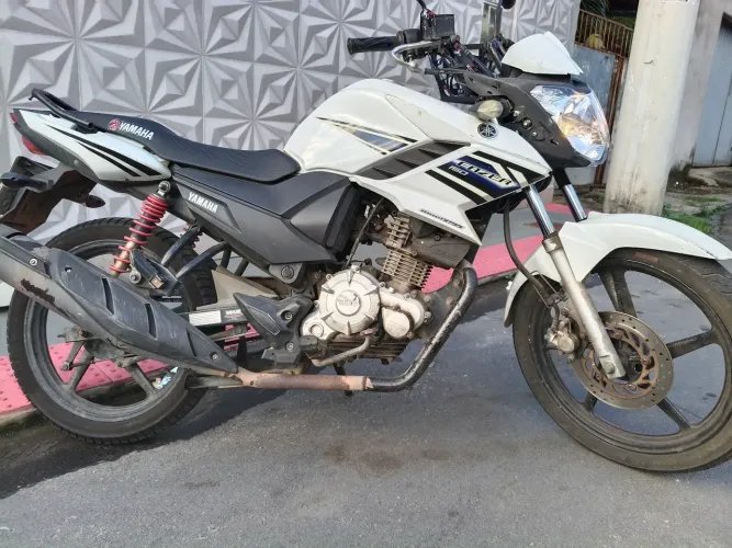 YAMAHA FAZER 150 2014 - MUITO CONSERVADA - MOTO DE GARAGEM - 2 DONO - BRANCA 