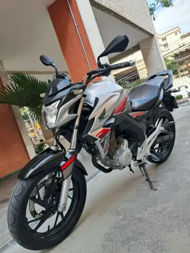 CB 250F Twister CBS - Aceito Troca