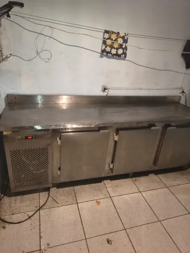Balcão refrigerado 3 portas 220v ENTREGO 