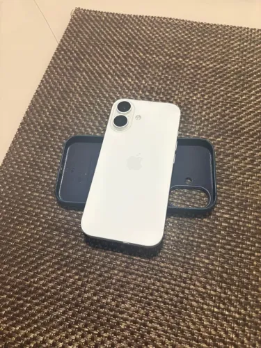 iPhone 16
