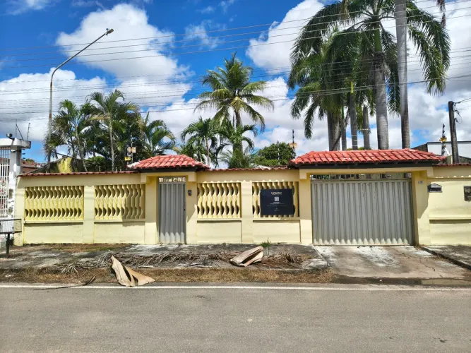 VENDE-SE EXCELENTE CASA - JARDIM FLORESTA