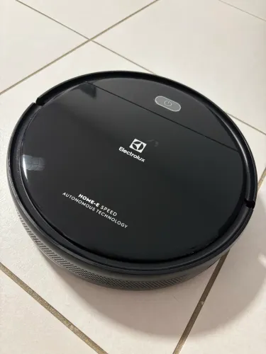 Aspirador de pó robô ( Electrolux)