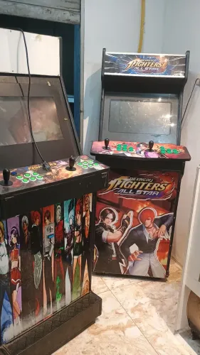 Vendo ou troco essa máquina de videogame com 2800 jogos 