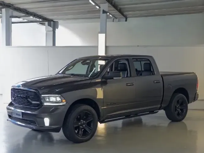 Ram Classic Laramie Night Edition 5.7 V8 16V Gasolina 4X4 Aut. 2023