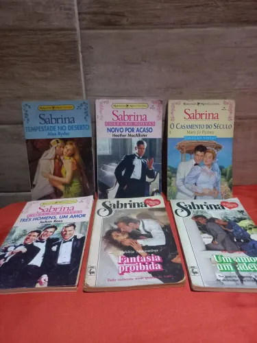 Lote de livros Sabrina vintage anos 80 e 90 com todas as páginas 