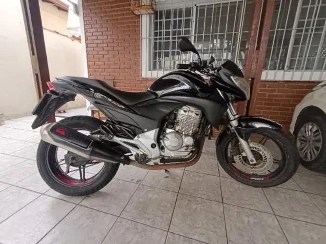 HONDA CB 300 R - IMPECAVEL, REVISÃO FEITA - PEGAR E RODAR -