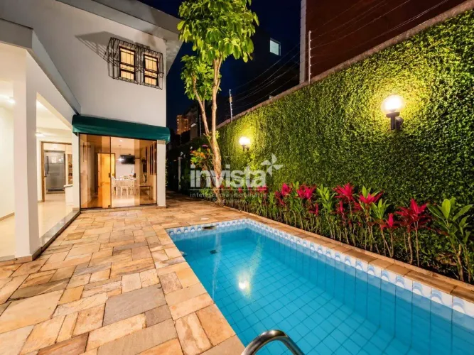 SOBRADO COM PISCINA E CHURRASQUEIRA NO EMBARÉ SANTOS/SP