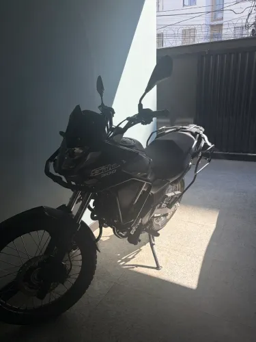 Honda Sahara 300 ABS baixo KM