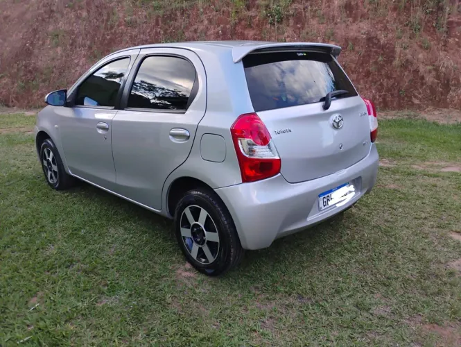 Toyota Etios X 1.3 Flex 16V 5P Mec. 2016