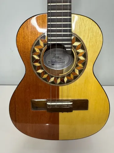 Cavaco meio a meio novo (luthier)