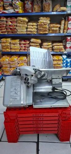Maquina para fatiar frios Filizola.
