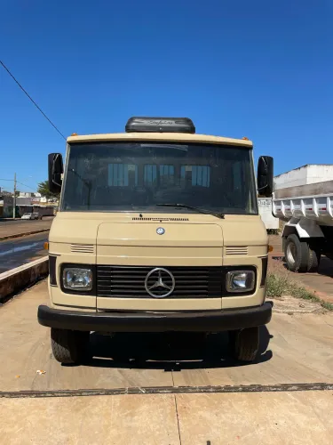 Caminhão 608
