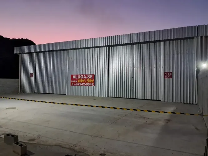 Galpão 400m2 em  Vargem Pequena com pé direito alto - Centro de Vargem