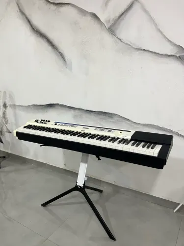 Piano digital Profissional - Casio Privia PX-5S